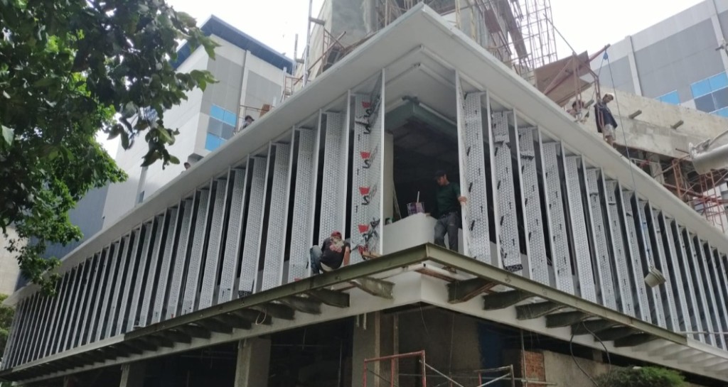 Aplikator acp pakai jasa laser cutting acp kami